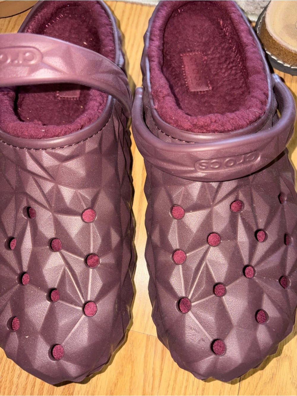 Brand New Crocs Mens Cozy Lined Clog - Plum